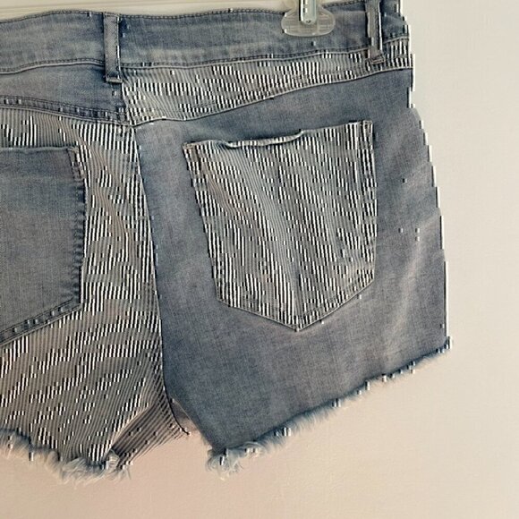 REWASH Light Wash Railroad Stripe Patchwork High Waisted Denim Jean Shorts 13 31 - Picture 11 of 12